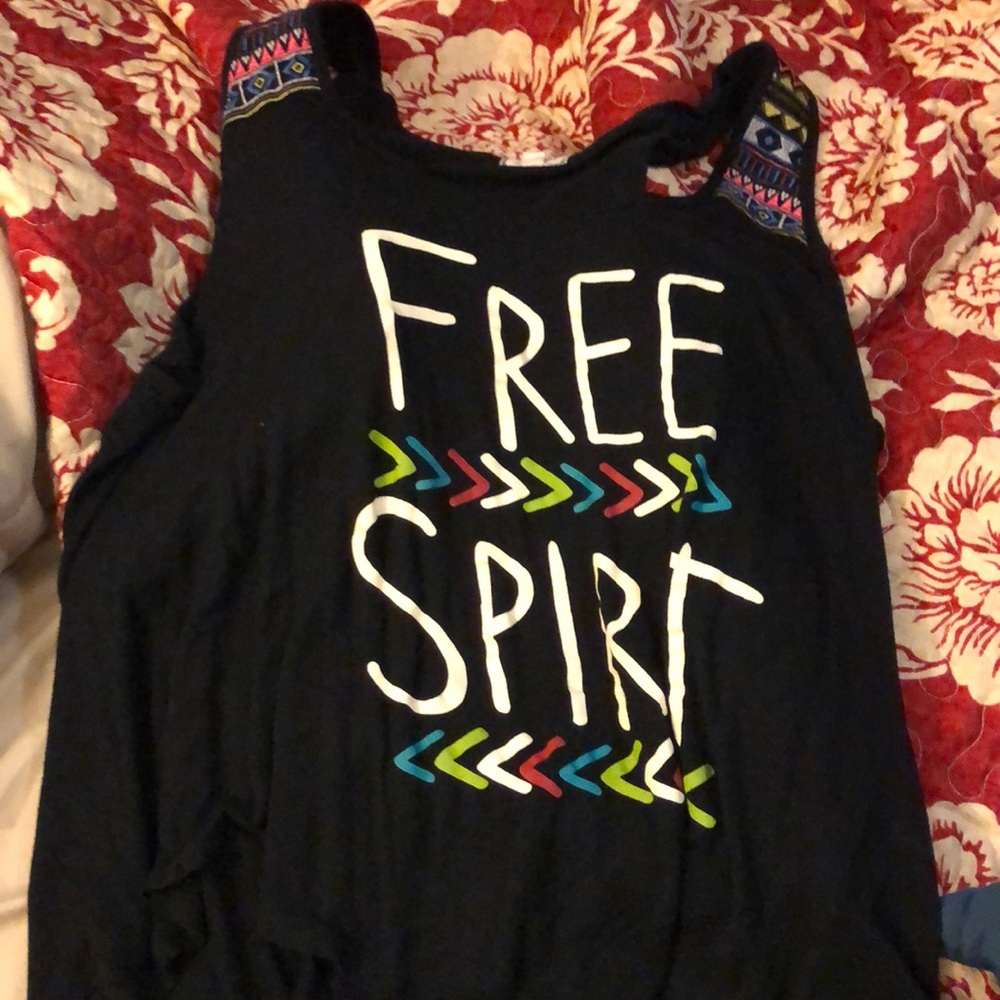 A shirt that say free spirit